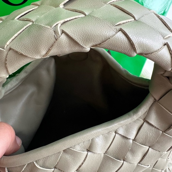 New Bottega VENETA
Green Mini Hop Bag - Picture 9 of 16